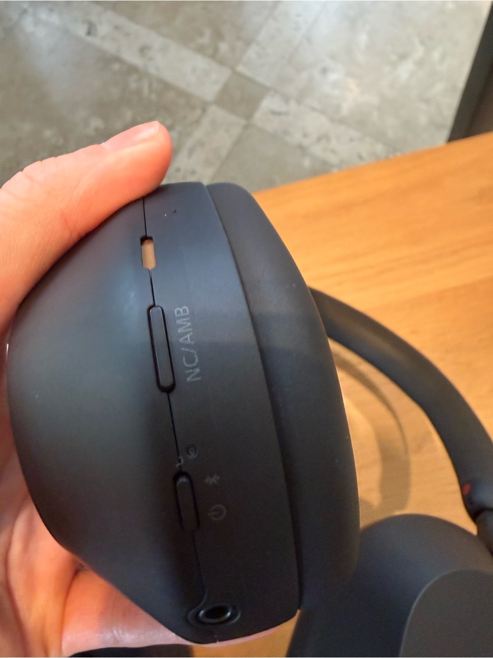 Sony WH-1000XM5 Premium Noise Canceling Headphones - Picture 4 of 6